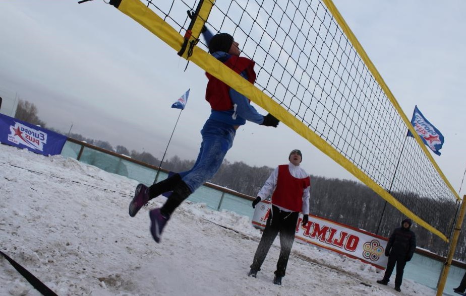 На острове Отдыха проведут открытый Кубок по зимнему волейболу