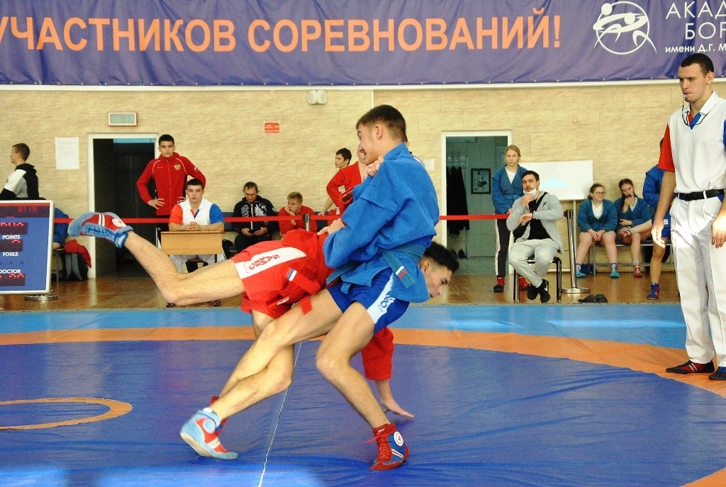 В Красноярске соберутся сильнейшие самбисты из восьми Федеральных округов РФ
