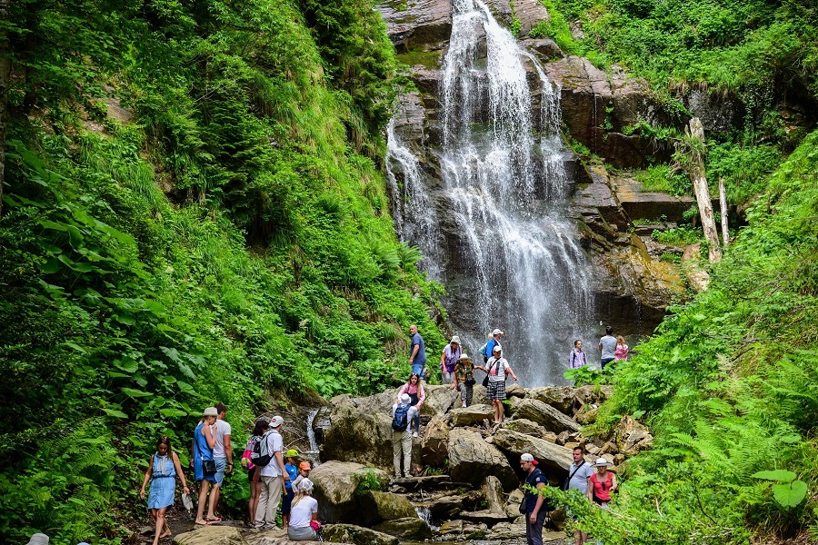 Природный парк водопадов «Менделиха» открылся для посещения на «Роза Хутор»