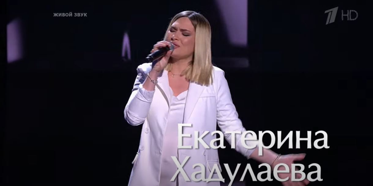 Красноярка "в положении" выступила на шоу "Голос"