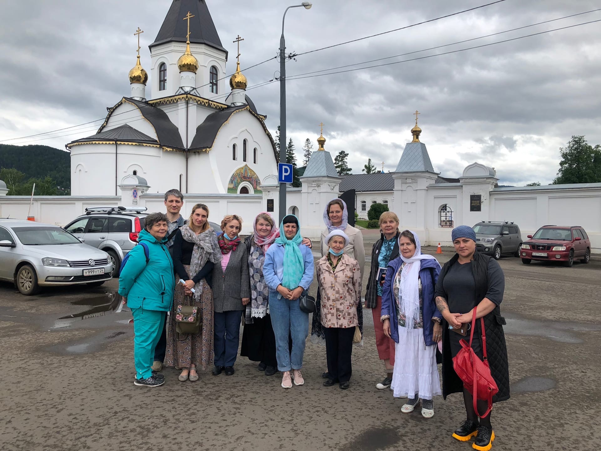 В Красноярске православный приход провел для онкологических больных экскурсию по храмам города
