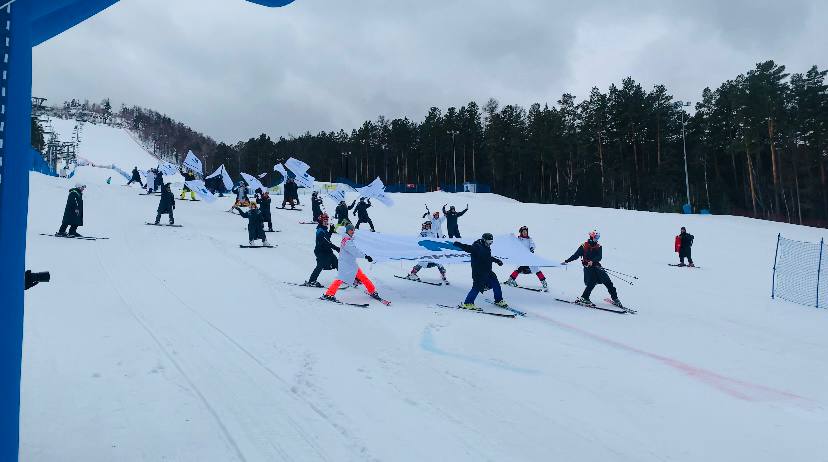 Лыжники и сноубордисты из разных регионов состязались на склонах Фанпарка «Бобровый лог»