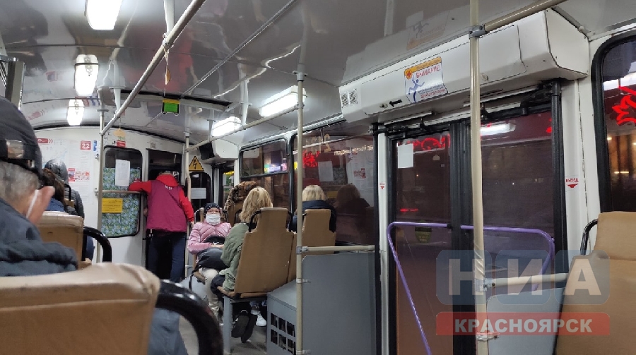В Красноярске во всех автобусах перестали работать терминалы безналичной оплаты