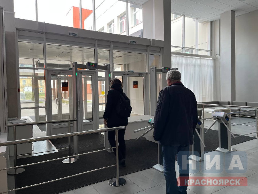 Почти 50 школ Красноярского края нарушали образовательный процесс