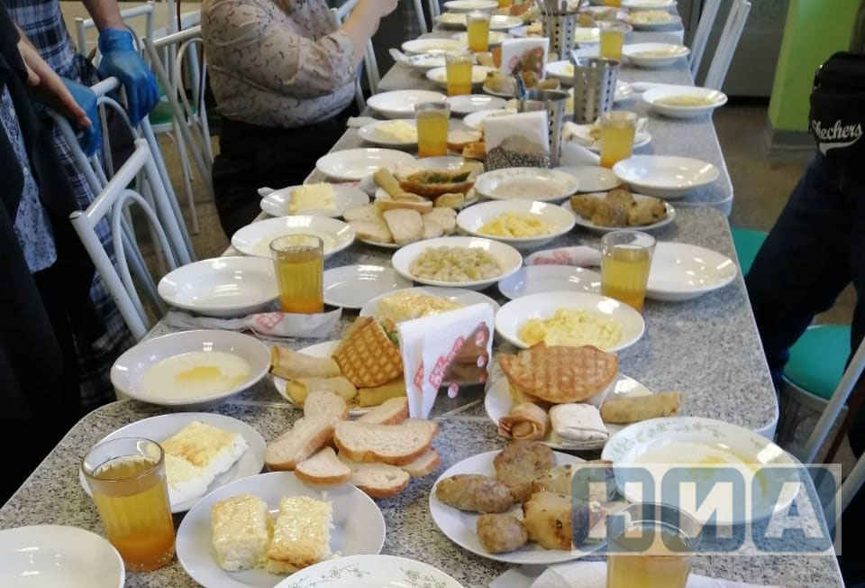 Нормы бесплатного питания вырастут в Красноярском крае для двух категорий учащихся