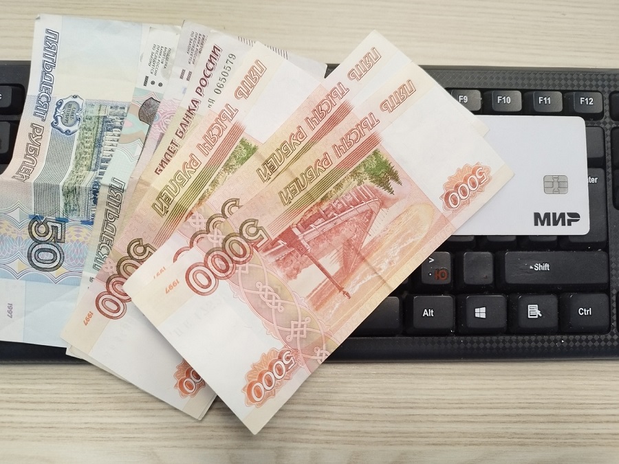 Директор частного медцентра из Красноярска отдал мошенникам 7,6 млн рублей