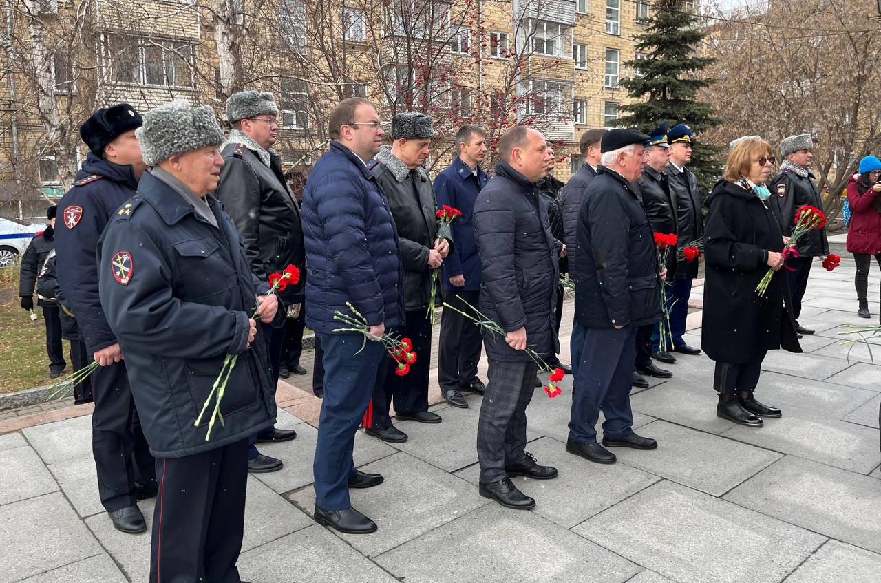 День памяти сотрудников органов внутренних дел. День памяти погибших сотрудников ОВД. День памяти погибших сотрудников органов внутренних дел. День памяти погибшим сотрудникам МВД. 8 Ноября день памяти погибших сотрудников органов внутренних дел.