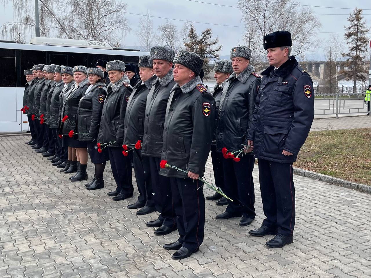 Герои сотрудники органов внутренних дел. Сотрудник МВД. День памяти сотрудников органов внутренних дел. О погибших сотрудниках полиции. Свеча памяти погибших сотрудников внутренних дел.