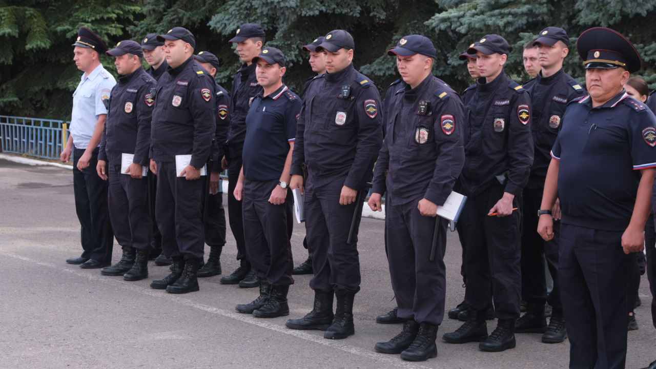 Алкоголики, наркозакладчики и высокомерные маргиналы: как проходит «обычный» день в патруле у полицейских в Красноярске