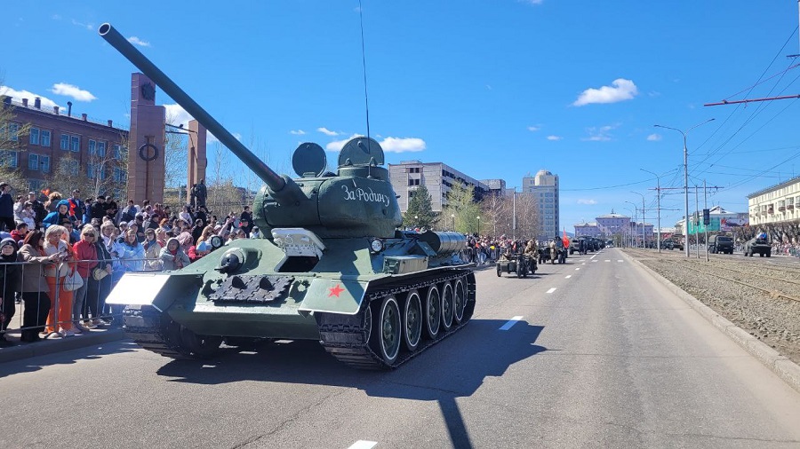 В Красноярске празднуют День Победы!