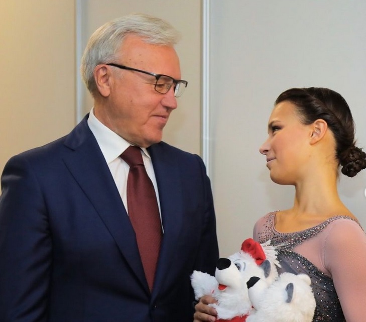 Плюшевые мишки для чемпионки мира: Александр Усс встретился с Анной Щербаковой