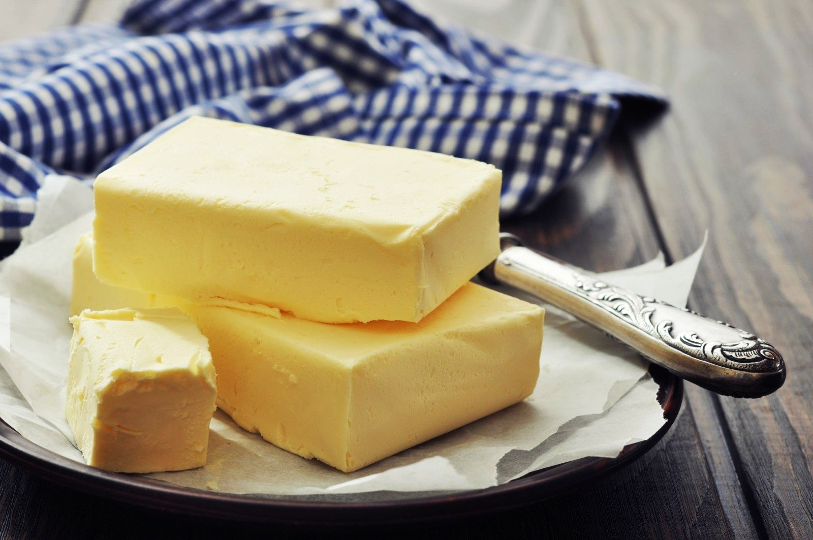 kak mozhno ispolzovat slivochnoe maslo v kulinarii v bytu v kosmeticheskih celyah i v narodnoj medicine 4