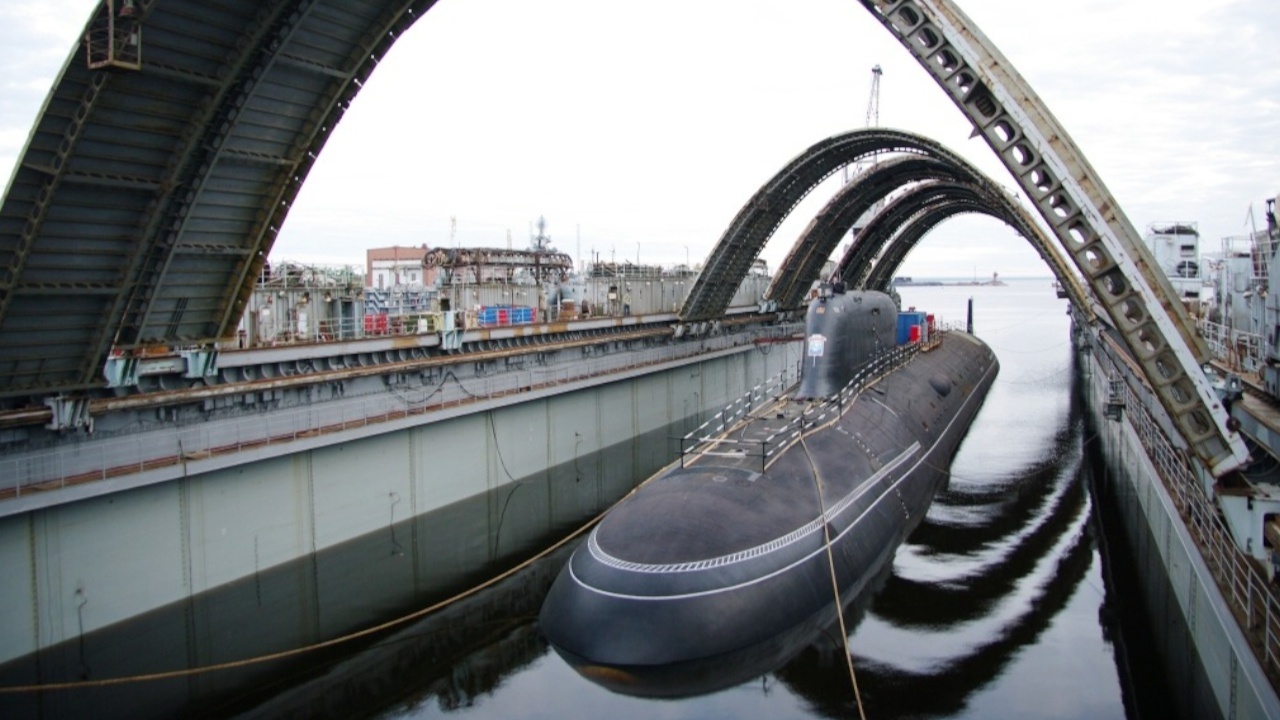Атомную подводную лодку «Красноярск» спустили на воду