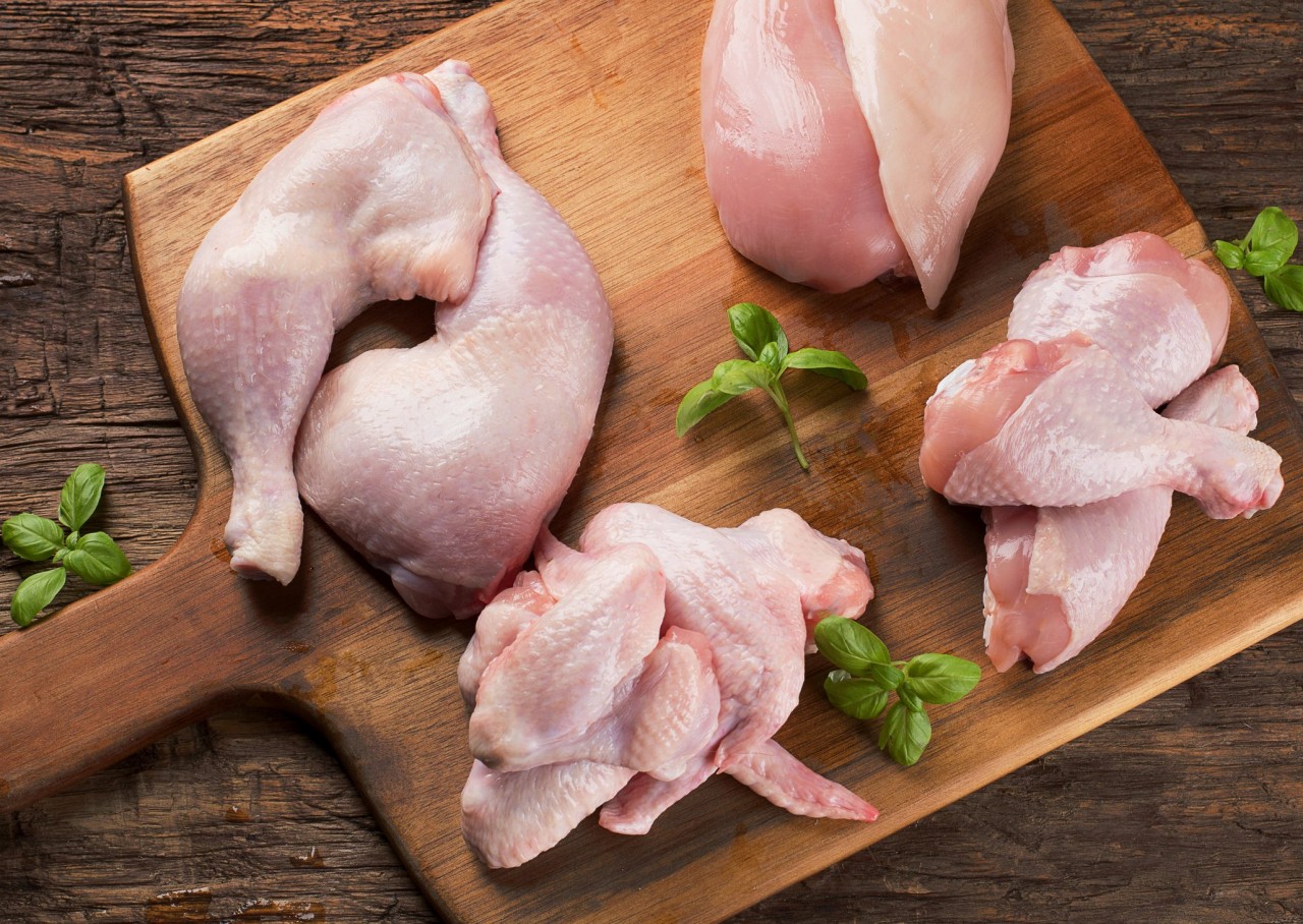 В Красноярске обнаружили более 400 кг просроченной курицы