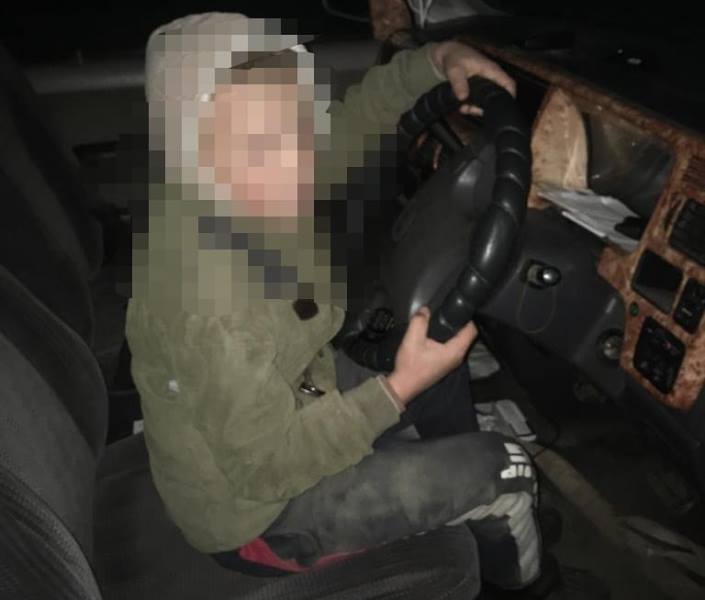 В Красноярском крае мама посадила за руль 10-летнего ребенка и отправила в магазин