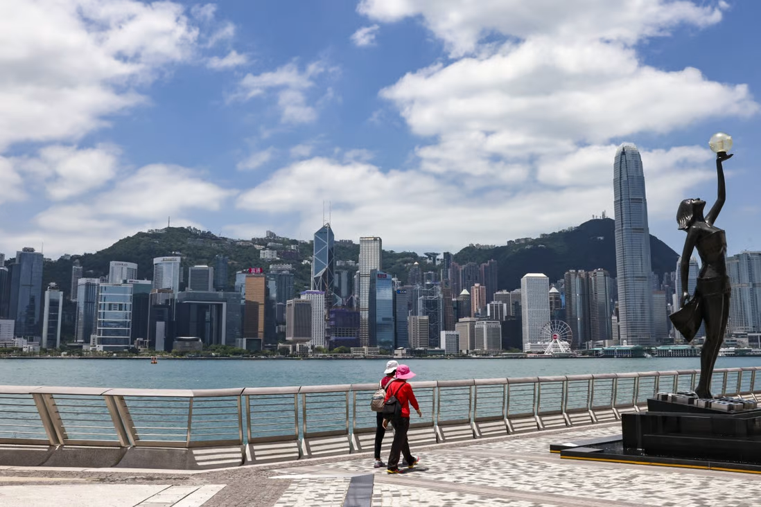 Гонконг зазывает туристов прилететь бесплатно в 2023 году
