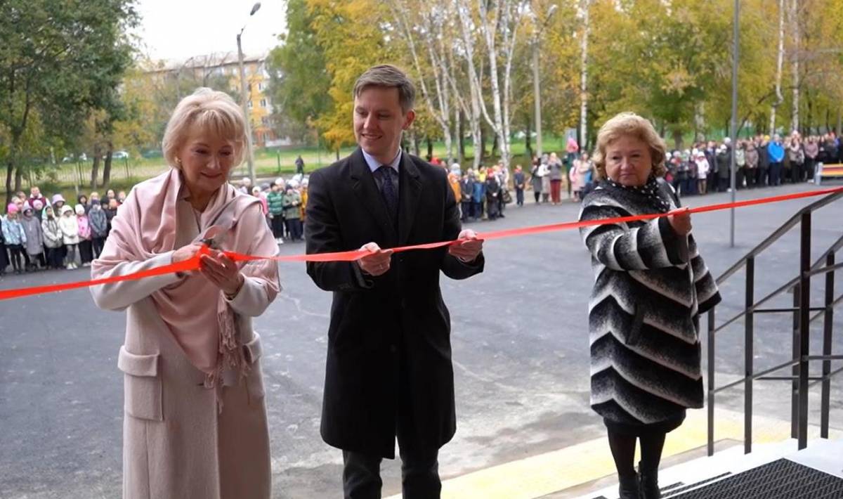 В Красноярске после капитального ремонта открылась школа №42