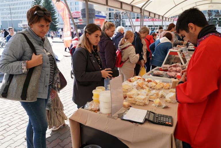 Красноярцев приглашают закупиться товарами местного производства на «Городской ярмарке»
