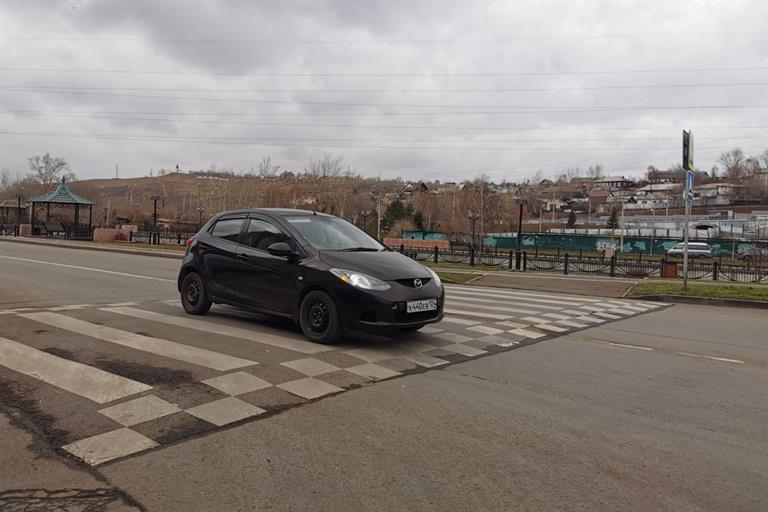 В Красноярске обезопасили 10 пешеходных переходов