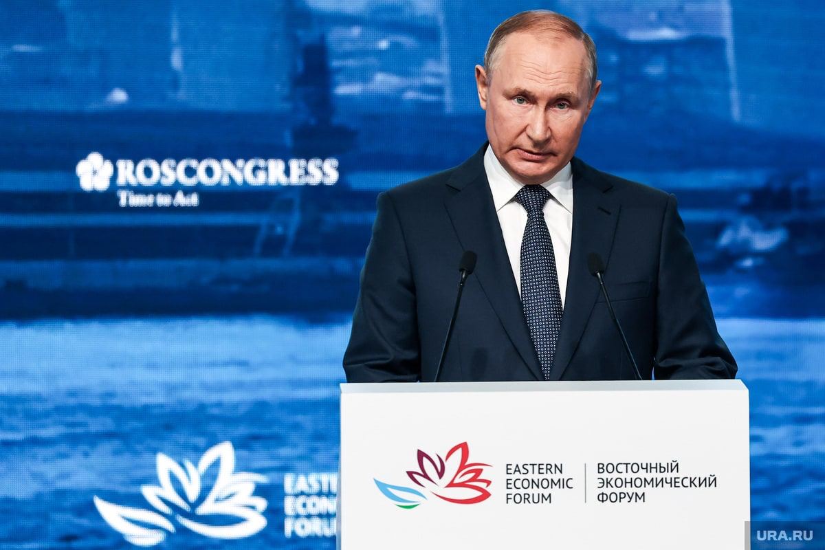 Путин подписал пакет законов о запрете пропаганды нетрадиционных сексуальных отношений