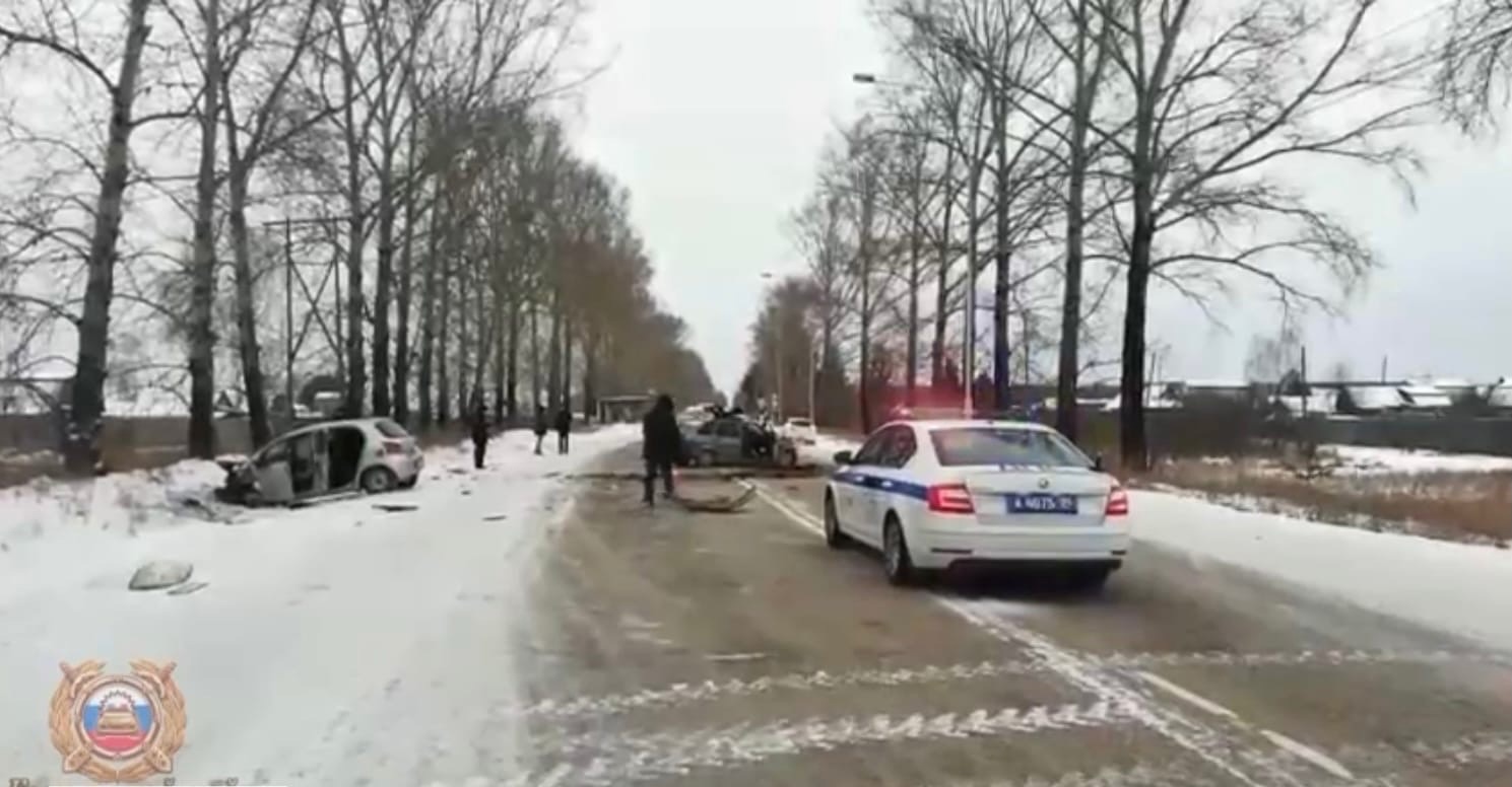 Три человека попали в больницу после массового ДТП в Зеленогорске