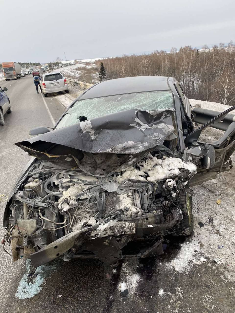 В Березовском районе водитель легковушки погиб в ДТП