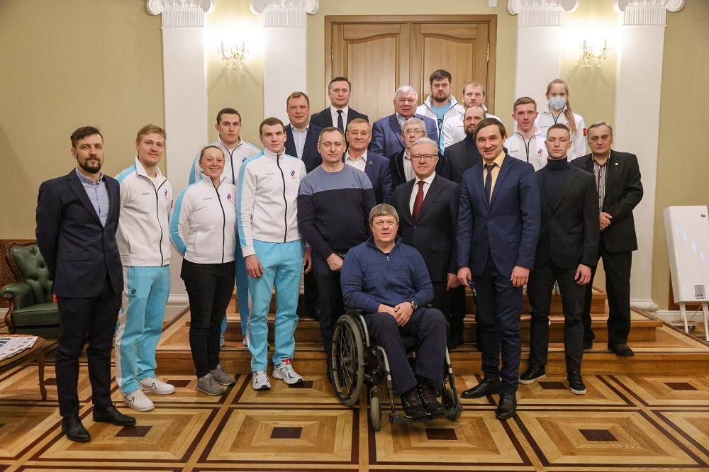 Губернатор встретился с участниками XXIV зимних Олимпийских игр