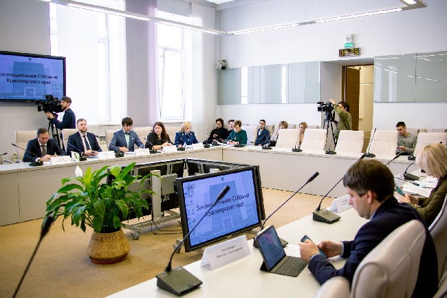 371676886DT5A8071 0 copy