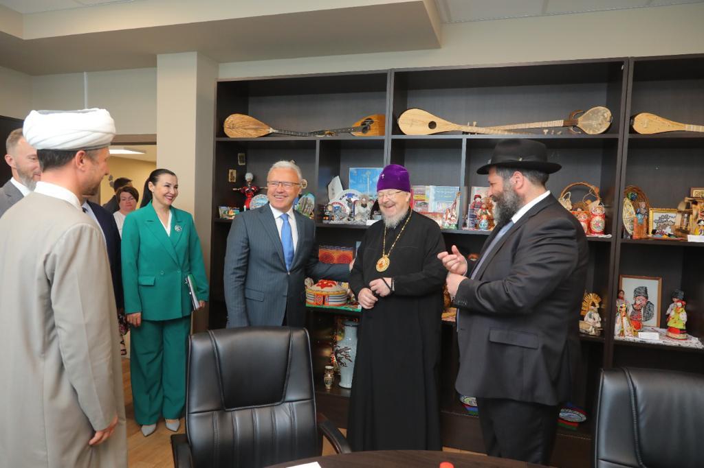 Губернатор встретился с религиозными лидерами традиционных конфессий края