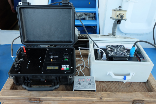 Новую систему морского электромагнитного зондирования «Скат» успешно испытали на Байкале сотрудники Сибирской школы геонаук