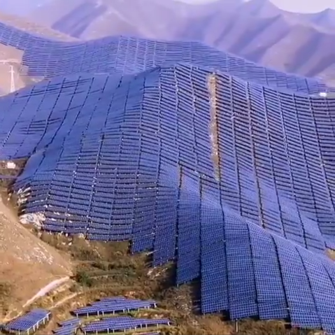 Китай построил самую большую в мире солнечную электростанцию