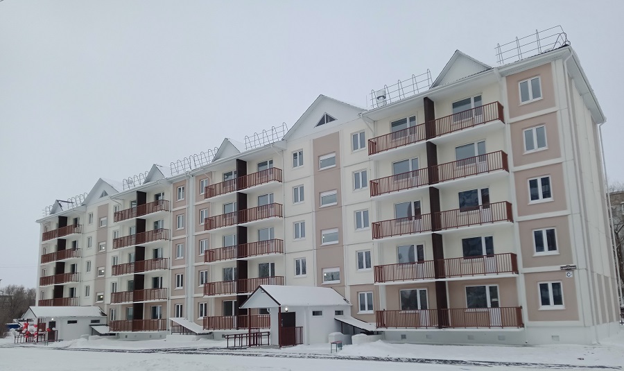 Жители посёлков Шушенское и Ильичёво получили ключи от новых квартир