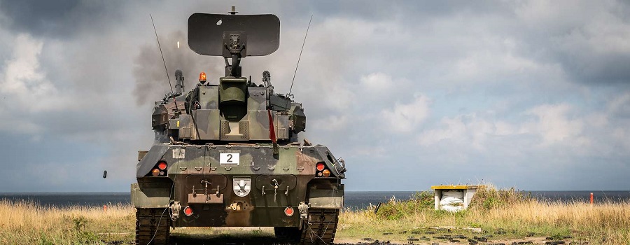 flugabwehrkanonenpanzer gepard uebungsplatz putlos copy