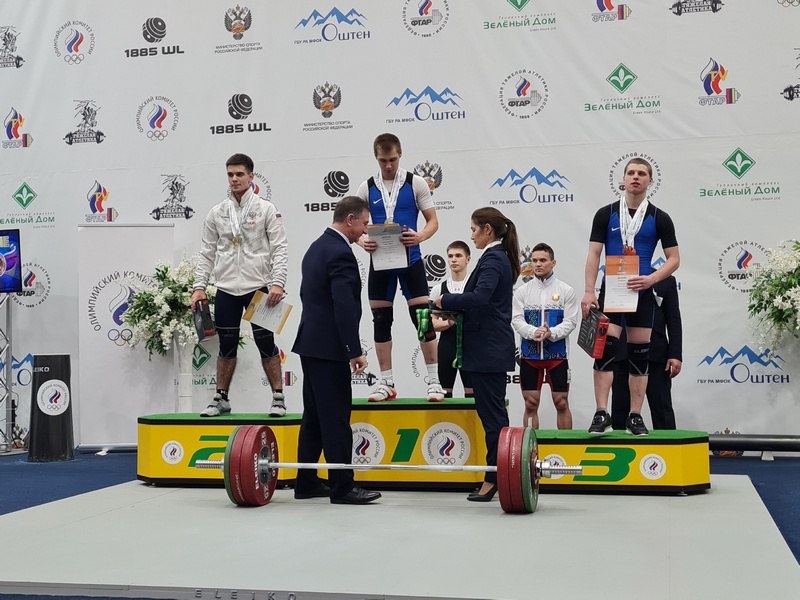 Еще две медали завоевали красноярские тяжелоатлеты на первенстве страны