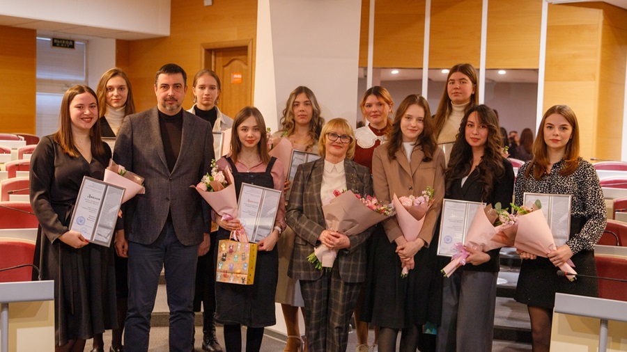 Десять талантливых студенток СФУ получили премию «Форсаж»