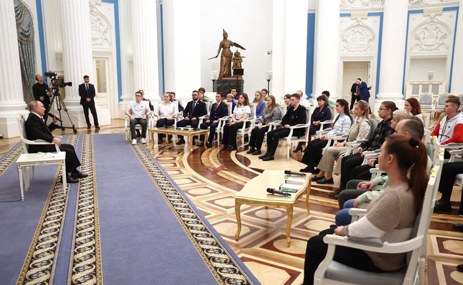 putin studenty kremlin