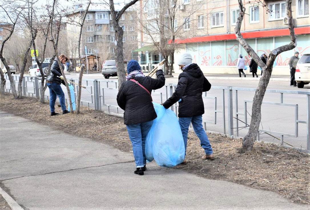 Уборка начинается: в Свердловском районе статуют «санитарные пятницы»