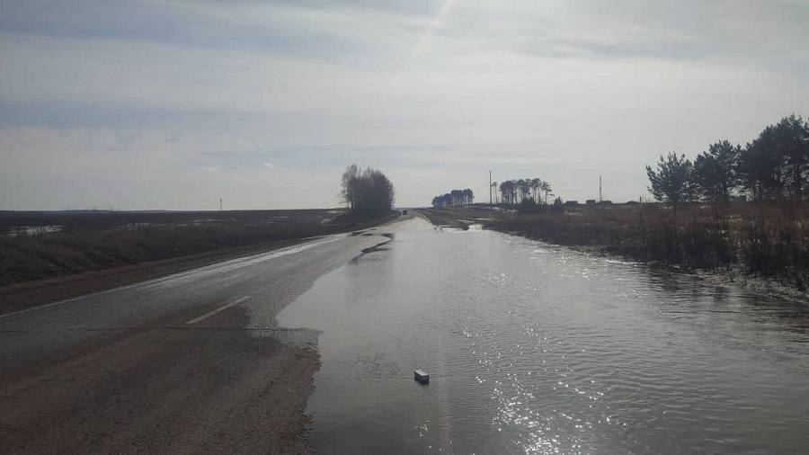 Трассу в районе Сухобузимского района затопило