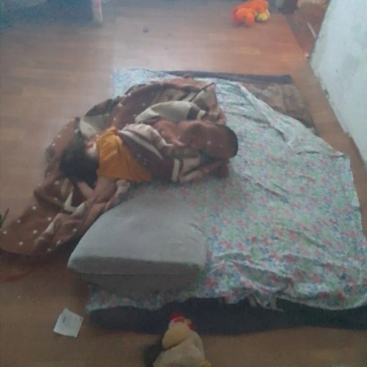 В Ачинске неравнодушные жители забили тревогу о 3-летнем мальчике и  матери-наркоманке