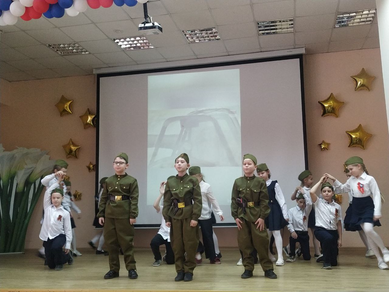 Школьники Красноярского края участвуют во Всероссийской акции «Песни Победы»
