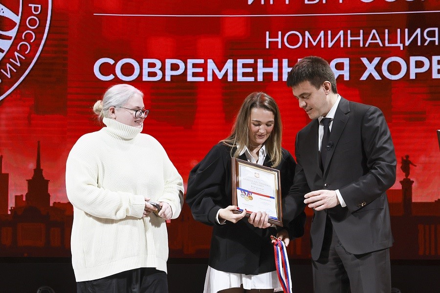 Михаил Котюков наградил красноярских  участников XXII Молодежных Дельфийских игр