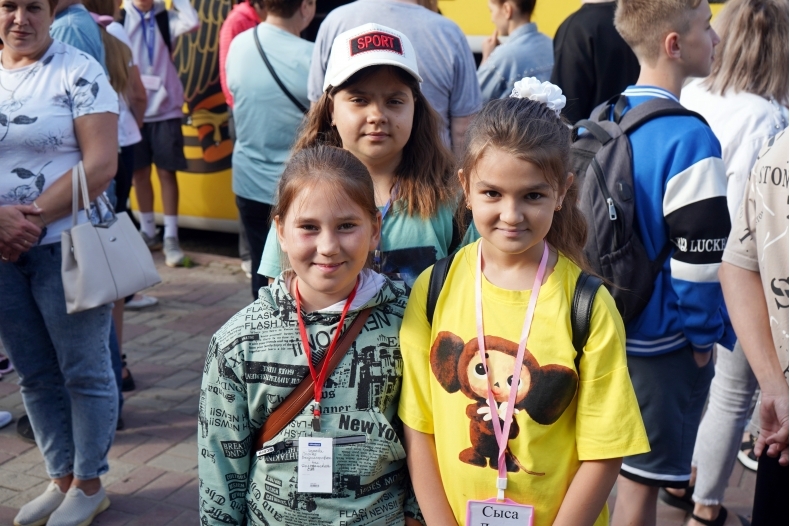 Благодаря краевой поддержке тысяча ребят из Свердловского района ЛНР отдохнут в оздоровительных лагерях России