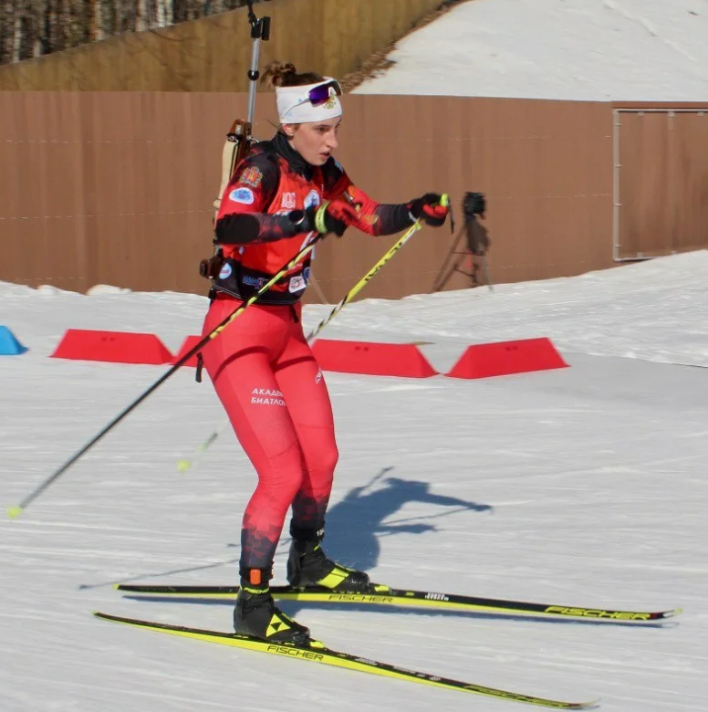 Красноярская биатлонистка Юлия Шеллер завоевала серебро в спринтерской гонке