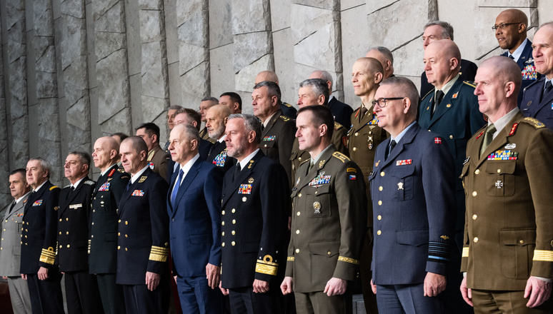 НАТО собирается мобилизовать 90 000 военнослужащих для учений, имитирующих начало третьей мировой войны