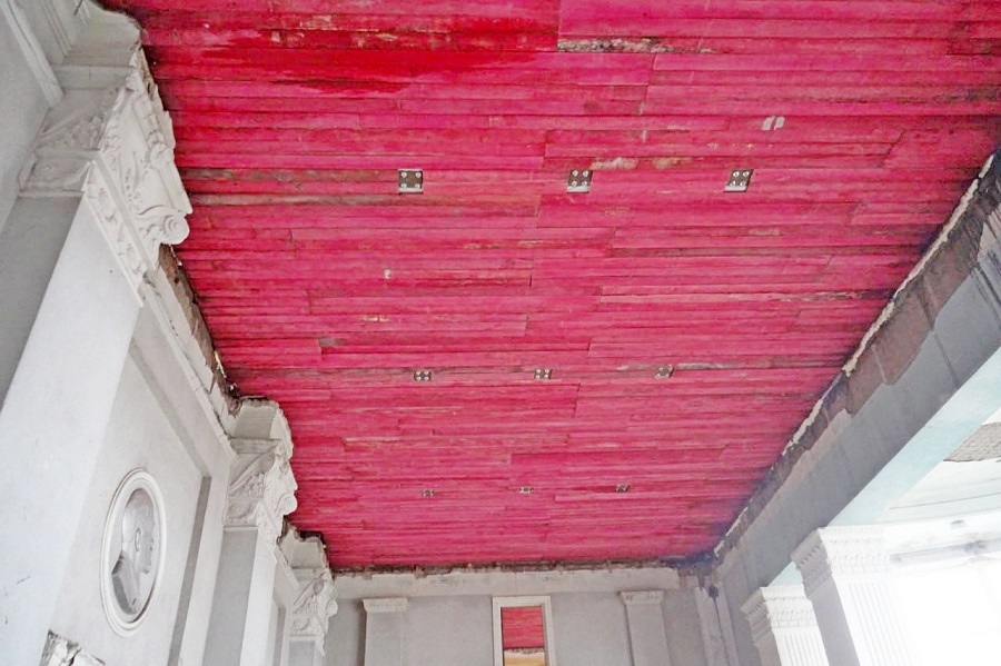Красноярские строители восстановили крышу дома культуры в Свердловском районе (ЛНР)