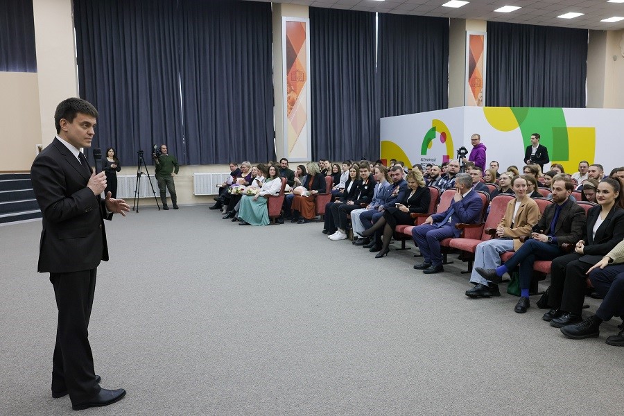 Губернатор пожелал удачи участникам Всемирного фестиваля молодежи от края