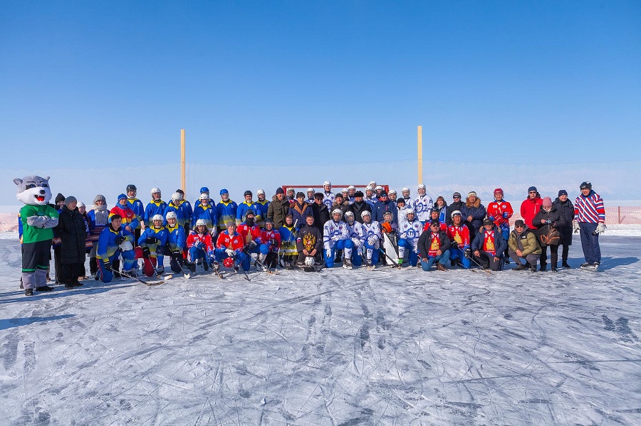 Первый этап «Кубка двух озёр»: хоккеисты из Иркутска, Республики Бурятия и Монголии оформили 37 мячей на льду Байкала