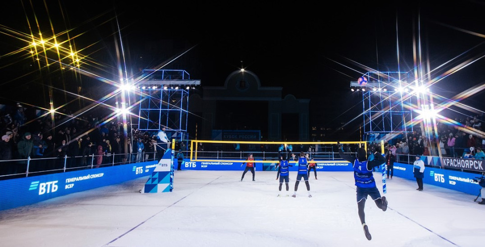 Второй день финала Кубка России по волейболу на снегу в Красноярске определил главных претендентов на победу