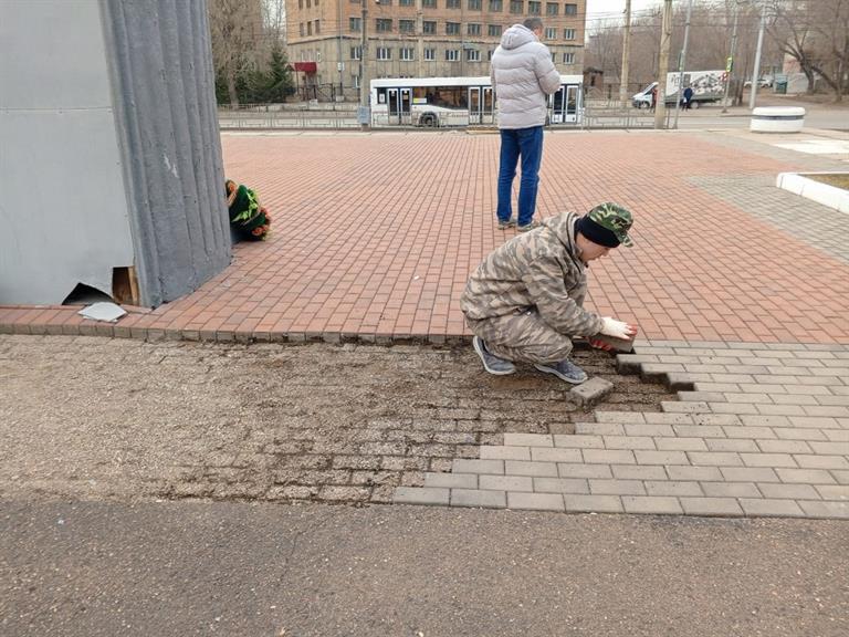 В Красноярске отреставрируют стелу в парке Гвардейский