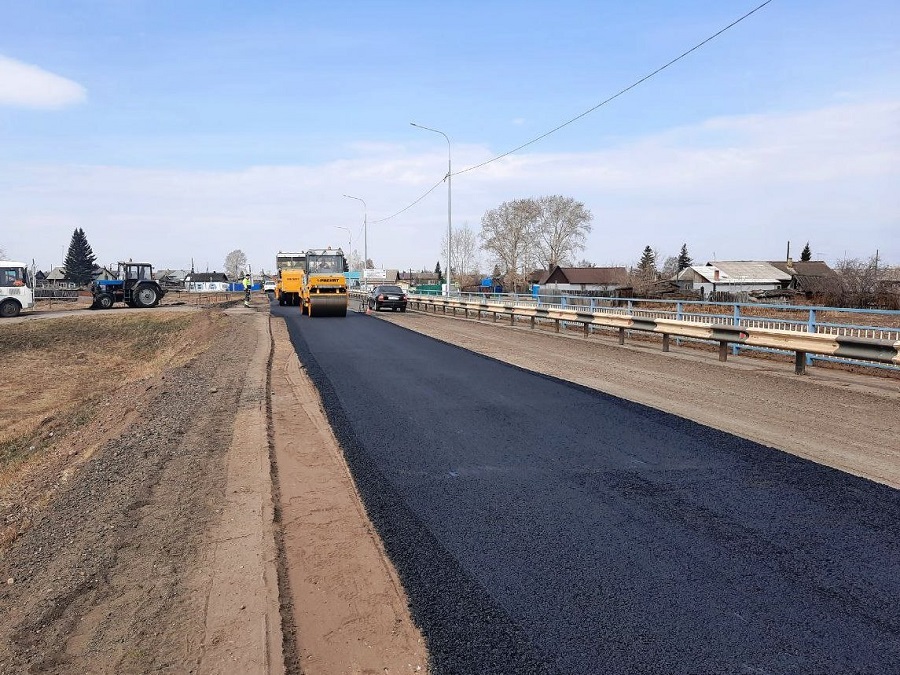 В Назаровском районе отремонтируют дороги к трем селам